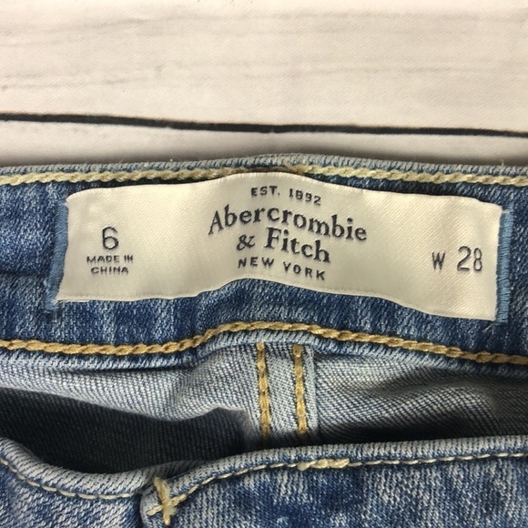 Abercrombie & Fitch Blue Jeans Embroidered Size 28 - Picture 9 of 10